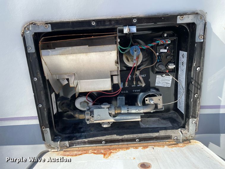 image for item LS9340 1995 Winnebago Minnie Winnie  RV