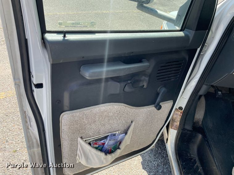 image for item LS9340 1995 Winnebago Minnie Winnie  RV