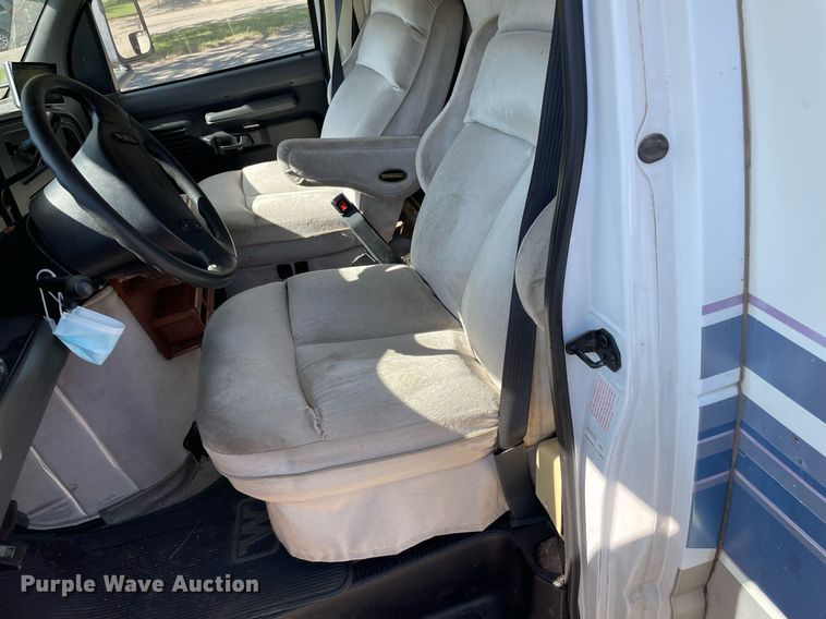 image for item LS9340 1995 Winnebago Minnie Winnie  RV