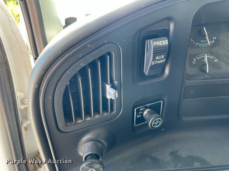 image for item LS9340 1995 Winnebago Minnie Winnie  RV