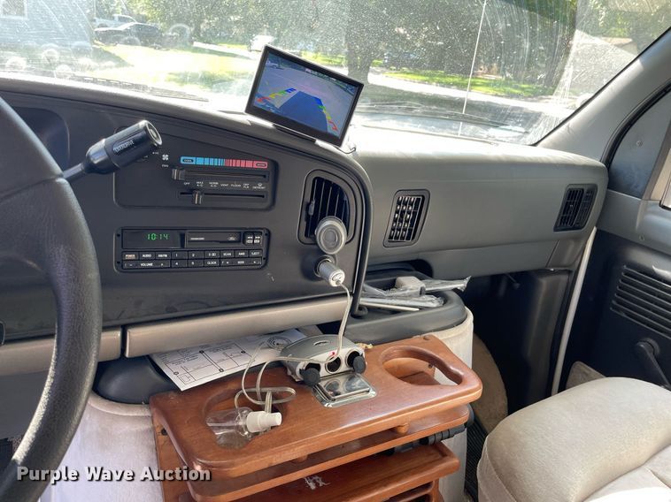 image for item LS9340 1995 Winnebago Minnie Winnie  RV