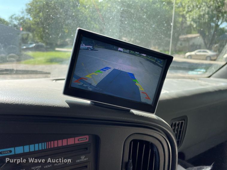 image for item LS9340 1995 Winnebago Minnie Winnie  RV