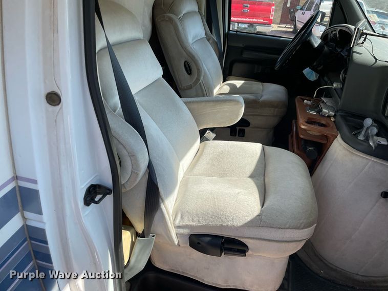 image for item LS9340 1995 Winnebago Minnie Winnie  RV