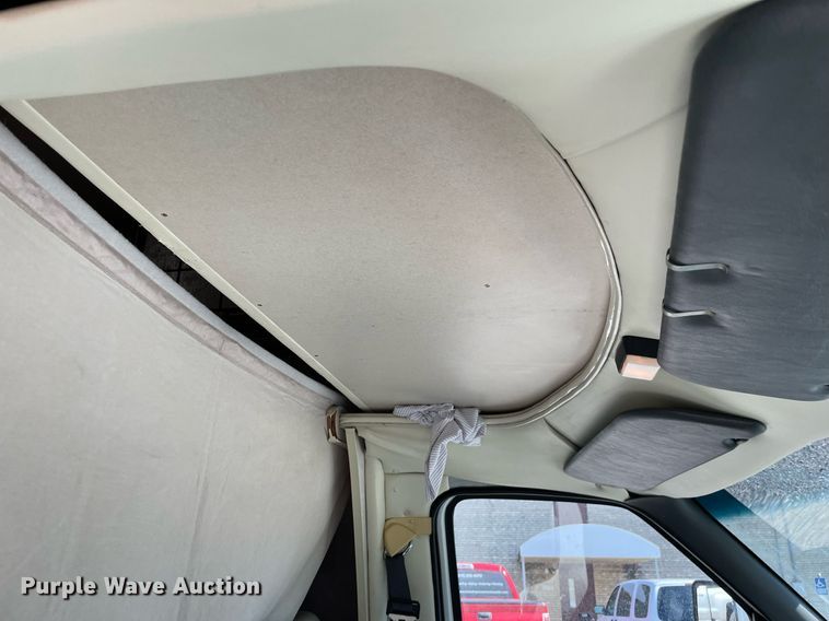 image for item LS9340 1995 Winnebago Minnie Winnie  RV