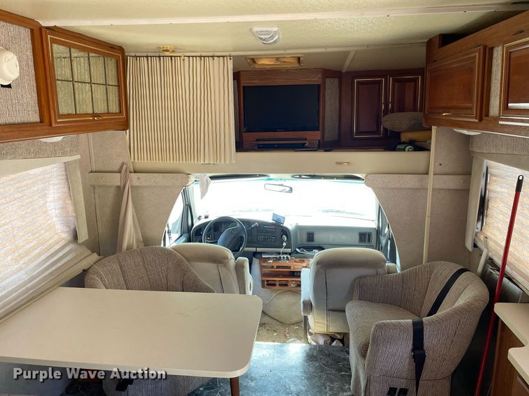 image for item LS9340 1995 Winnebago Minnie Winnie  RV