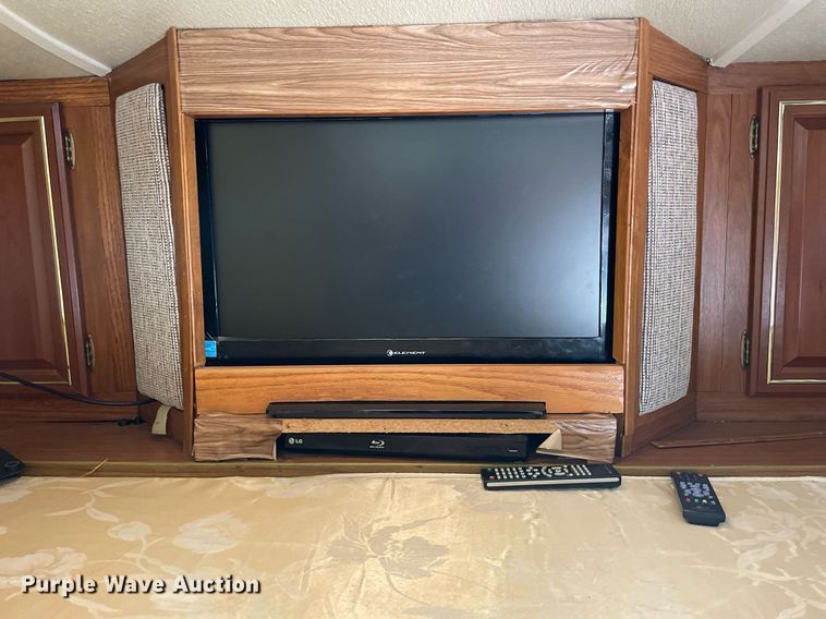 image for item LS9340 1995 Winnebago Minnie Winnie  RV