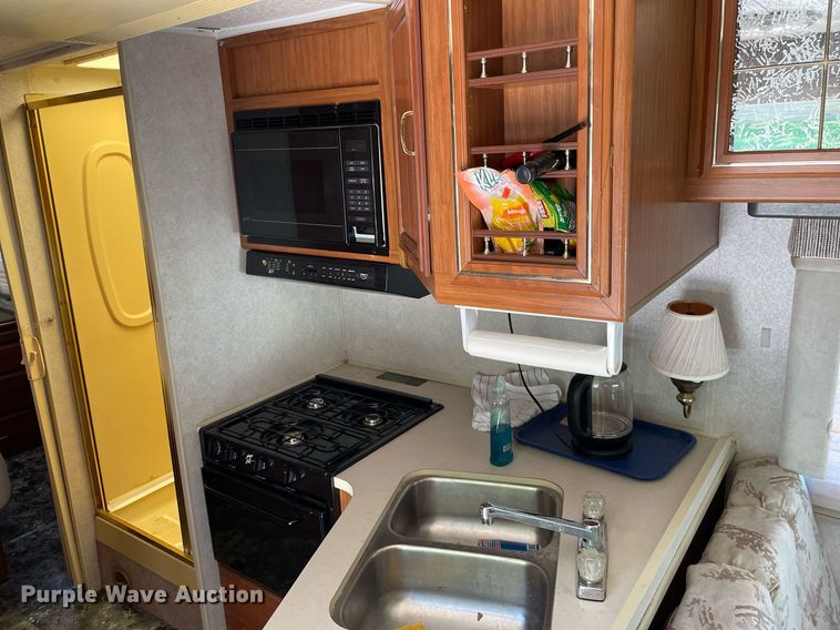 image for item LS9340 1995 Winnebago Minnie Winnie  RV