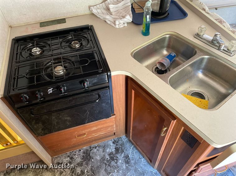 image for item LS9340 1995 Winnebago Minnie Winnie  RV