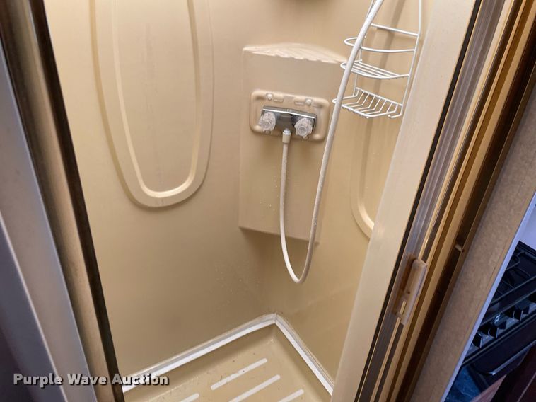 image for item LS9340 1995 Winnebago Minnie Winnie  RV