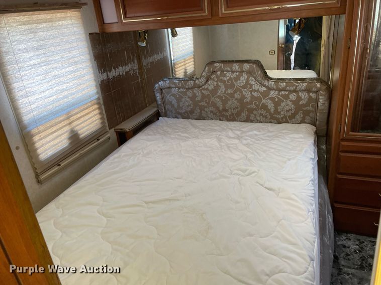 image for item LS9340 1995 Winnebago Minnie Winnie  RV