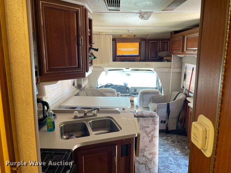 image for item LS9340 1995 Winnebago Minnie Winnie  RV