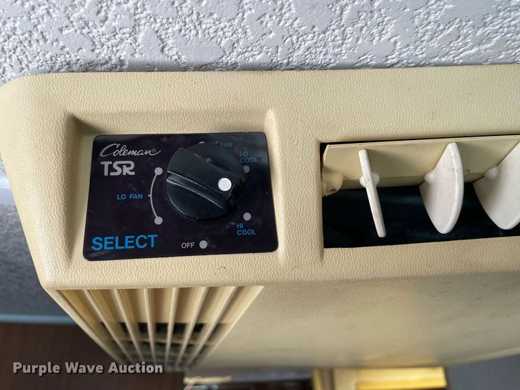 image for item LS9340 1995 Winnebago Minnie Winnie  RV