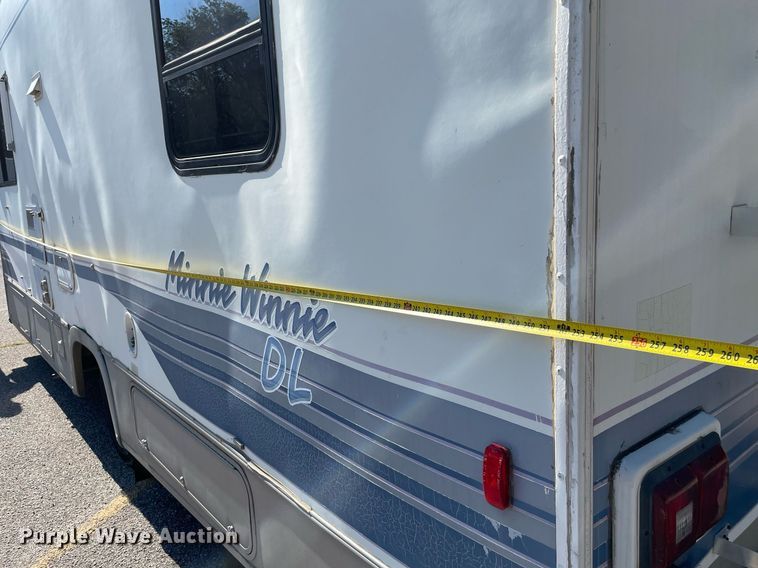 image for item LS9340 1995 Winnebago Minnie Winnie  RV