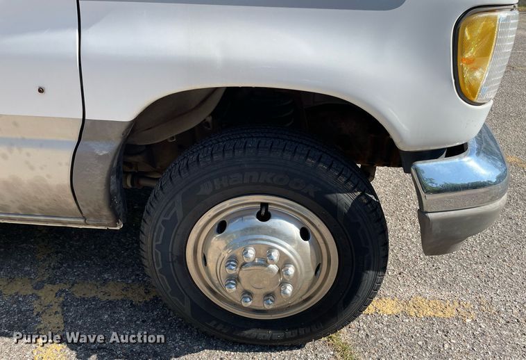 image for item LS9340 1995 Winnebago Minnie Winnie  RV