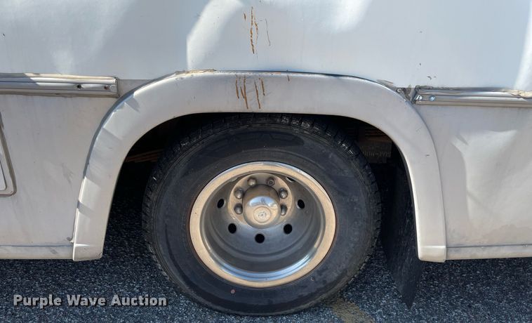 image for item LS9340 1995 Winnebago Minnie Winnie  RV