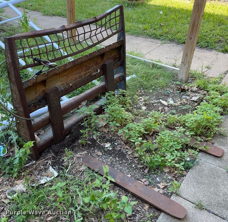 image for item LS9341 Skid steer forks