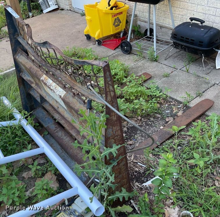 image for item LS9341 Skid steer forks