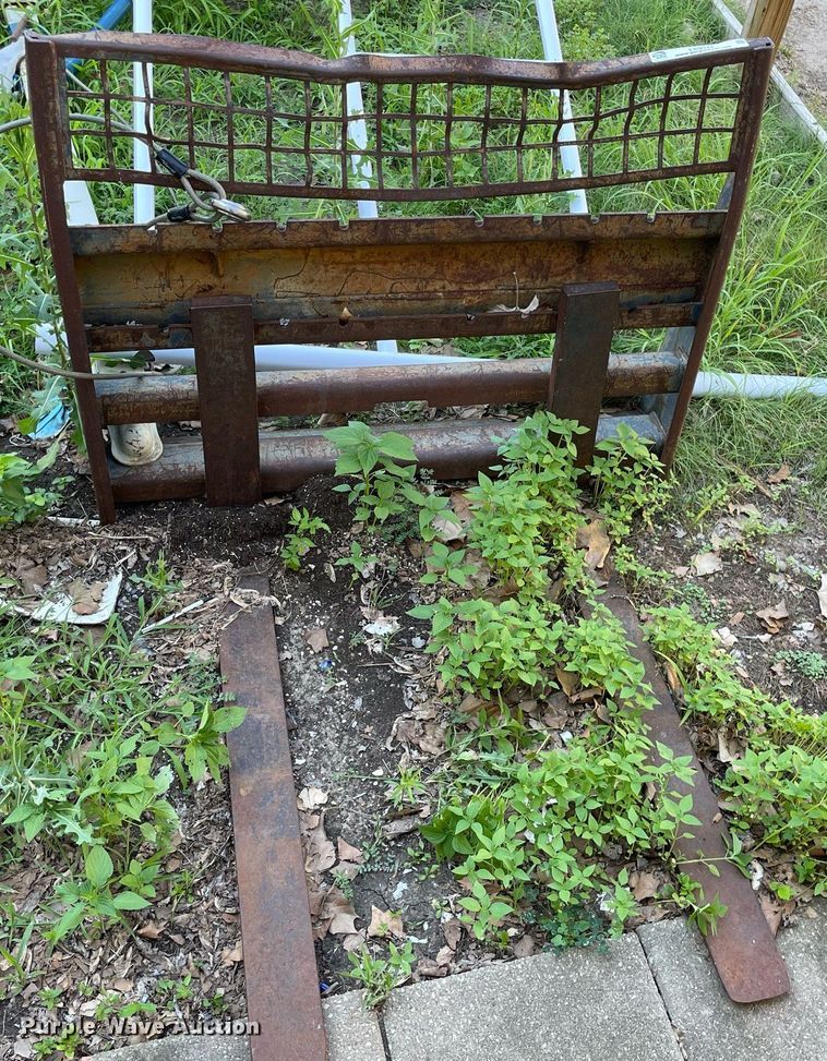 image for item LS9341 Skid steer forks