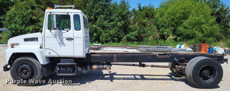 image for item LS9567 1997 Mack CS300P  truck cab and chassis
