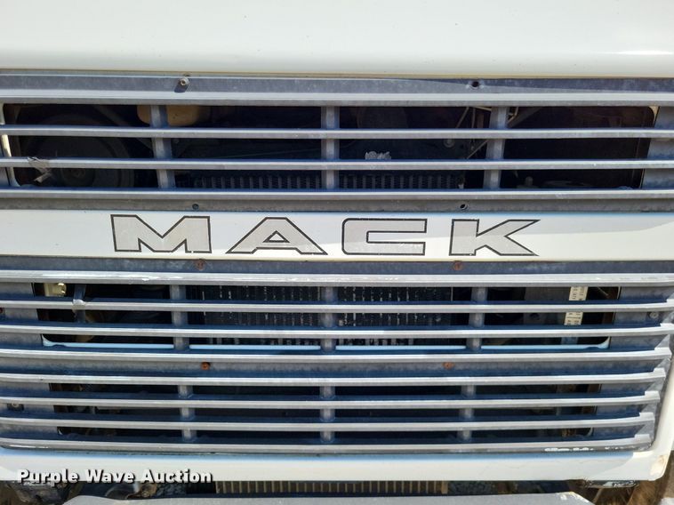 image for item LS9567 1997 Mack CS300P  truck cab and chassis