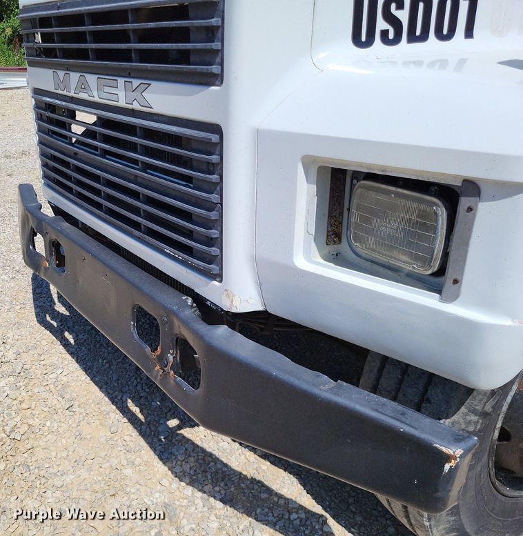 image for item LS9567 1997 Mack CS300P  truck cab and chassis