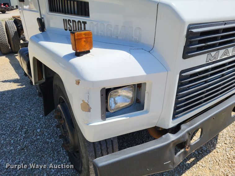 image for item LS9567 1997 Mack CS300P  truck cab and chassis