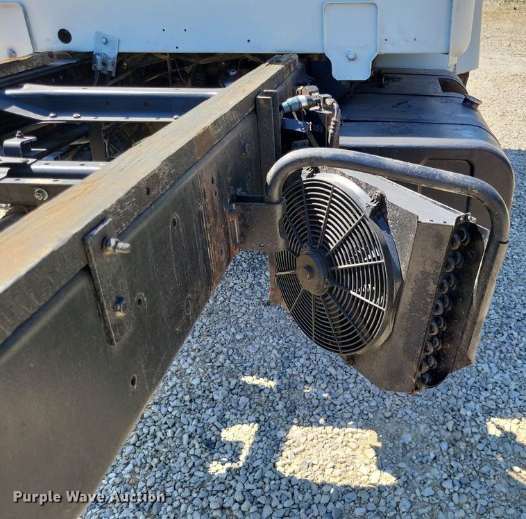 image for item LS9567 1997 Mack CS300P  truck cab and chassis