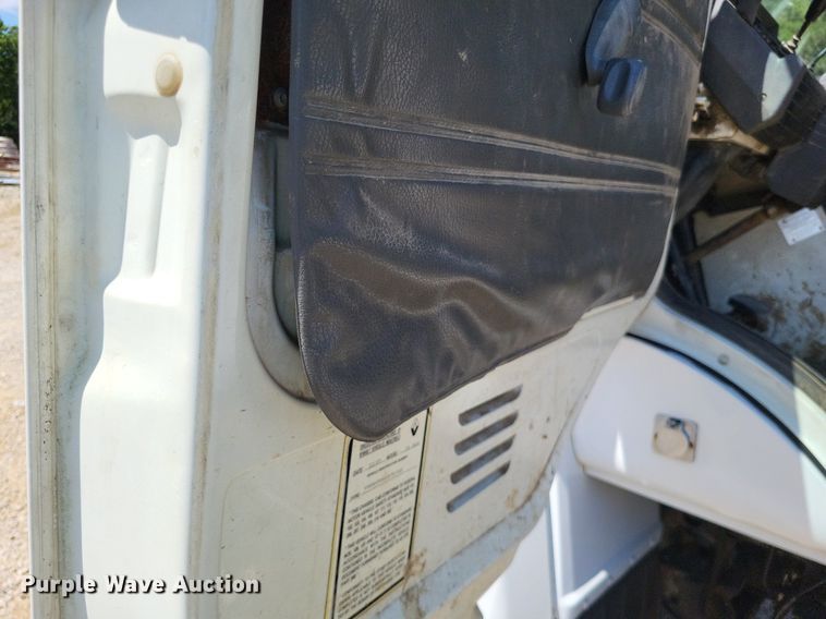 image for item LS9567 1997 Mack CS300P  truck cab and chassis