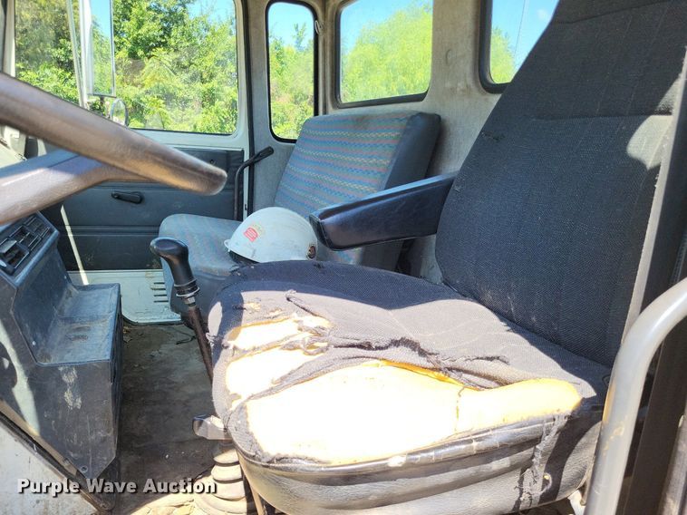 image for item LS9567 1997 Mack CS300P  truck cab and chassis