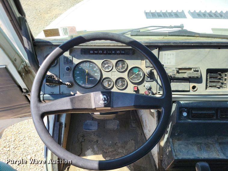 image for item LS9567 1997 Mack CS300P  truck cab and chassis