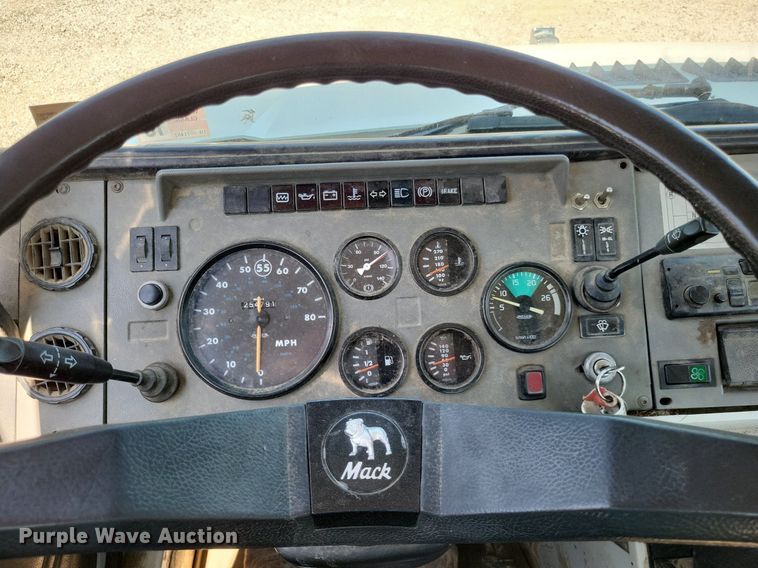 image for item LS9567 1997 Mack CS300P  truck cab and chassis