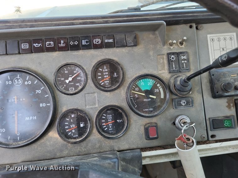 image for item LS9567 1997 Mack CS300P  truck cab and chassis