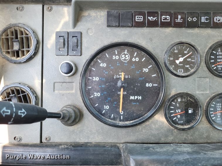 image for item LS9567 1997 Mack CS300P  truck cab and chassis