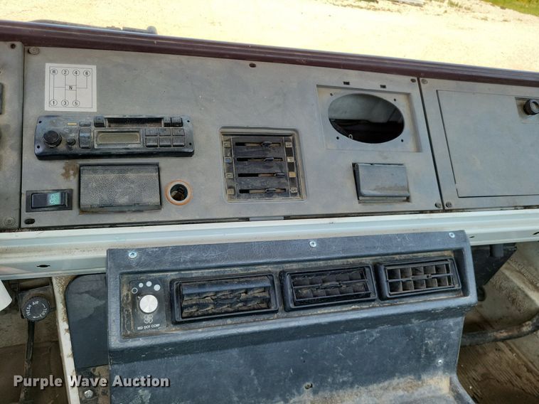 image for item LS9567 1997 Mack CS300P  truck cab and chassis