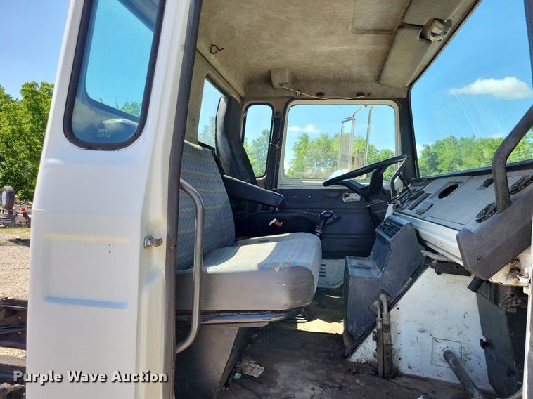 image for item LS9567 1997 Mack CS300P  truck cab and chassis