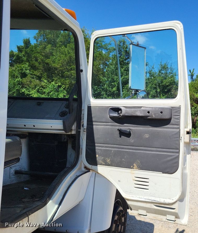 image for item LS9567 1997 Mack CS300P  truck cab and chassis