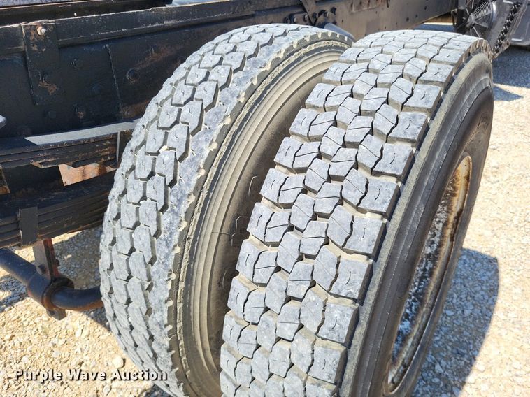 image for item LS9567 1997 Mack CS300P  truck cab and chassis