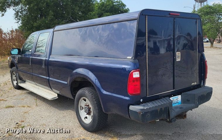 image for item LS9568 2008 Ford F250 Super Duty XL  Crew Cab pickup truck