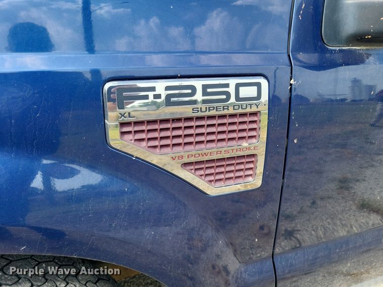image for item LS9568 2008 Ford F250 Super Duty XL  Crew Cab pickup truck