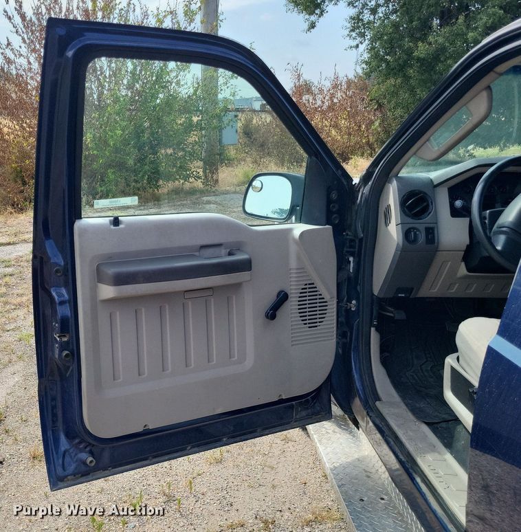 image for item LS9568 2008 Ford F250 Super Duty XL  Crew Cab pickup truck