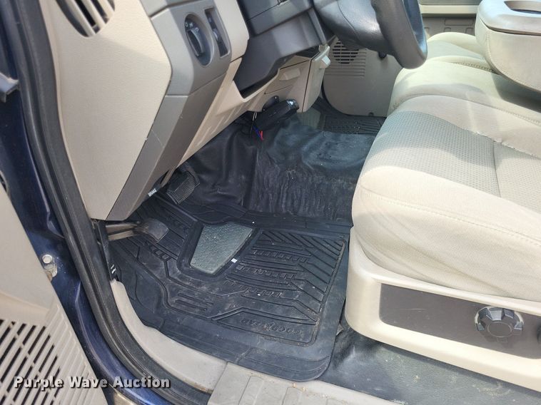 image for item LS9568 2008 Ford F250 Super Duty XL  Crew Cab pickup truck