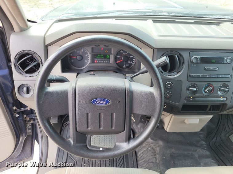 image for item LS9568 2008 Ford F250 Super Duty XL  Crew Cab pickup truck