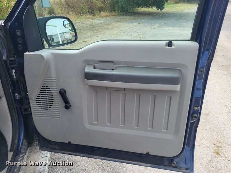 image for item LS9568 2008 Ford F250 Super Duty XL  Crew Cab pickup truck