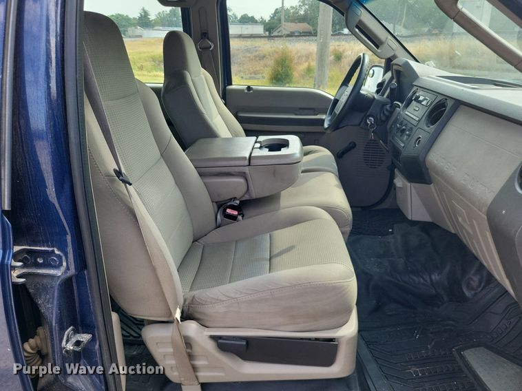 image for item LS9568 2008 Ford F250 Super Duty XL  Crew Cab pickup truck