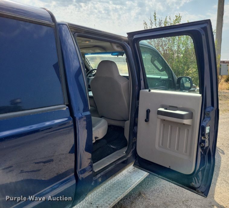 image for item LS9568 2008 Ford F250 Super Duty XL  Crew Cab pickup truck