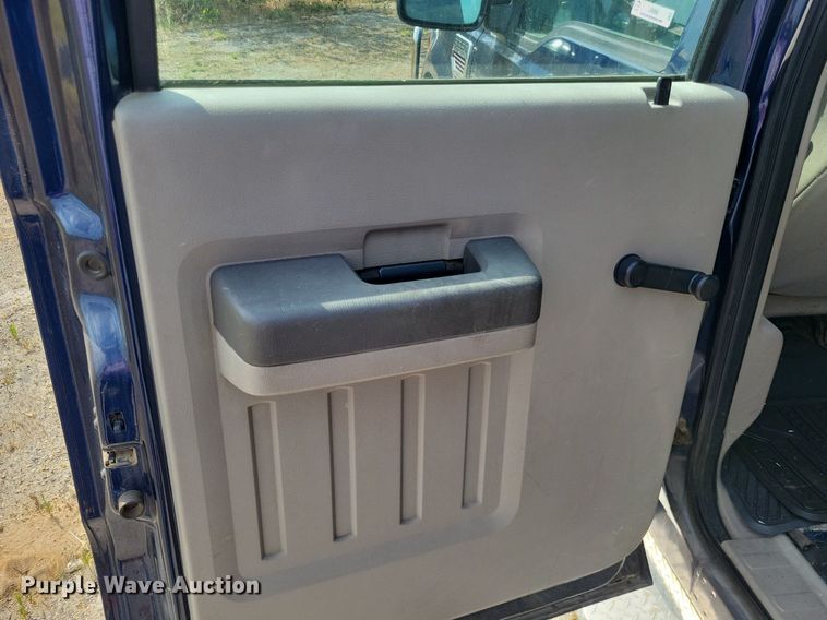 image for item LS9568 2008 Ford F250 Super Duty XL  Crew Cab pickup truck