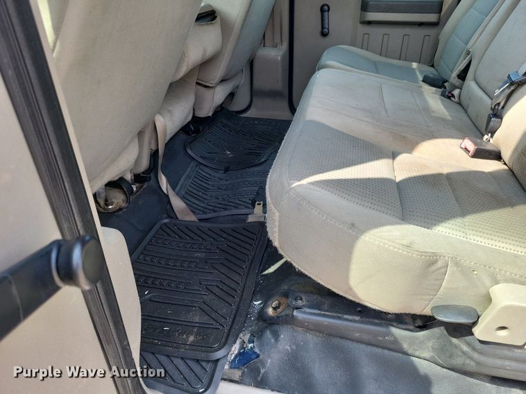 image for item LS9568 2008 Ford F250 Super Duty XL  Crew Cab pickup truck