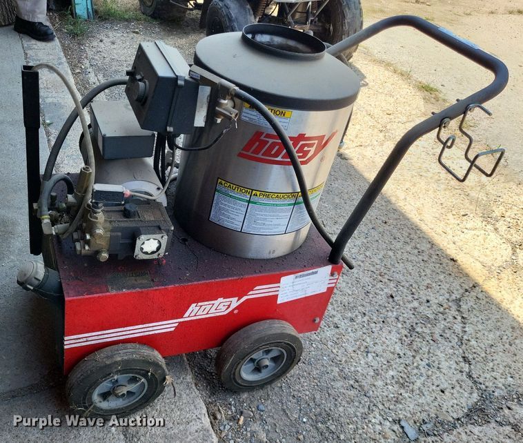 image for item LS9573 Hotsy HC165L.1  pressure washer