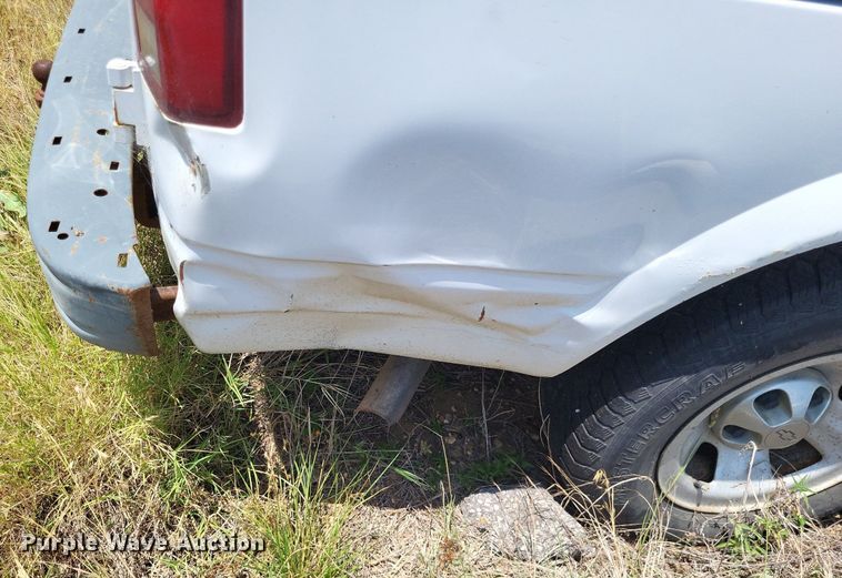 image for item LS9576 2002 Chevrolet Astro  van