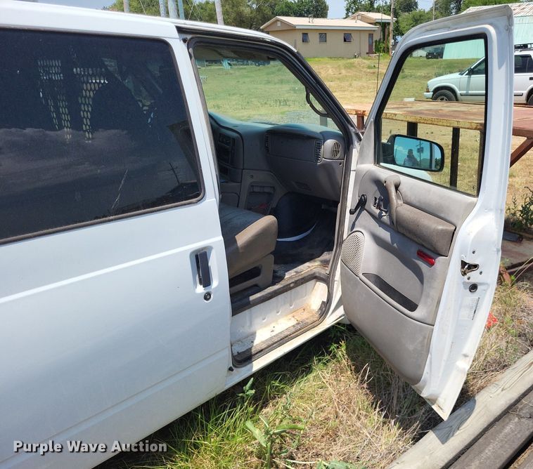 image for item LS9576 2002 Chevrolet Astro  van